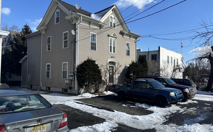 Pictures of Multifamily property located at 578 Somerset St, Watchung, NJ 07069 for sales - image #1