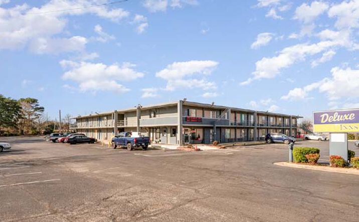 Pictures of Multifamily, Hospitality, Land property located at 325 U.S. Hwy 70 SW, Hickory, NC 28602 for sales - image #1