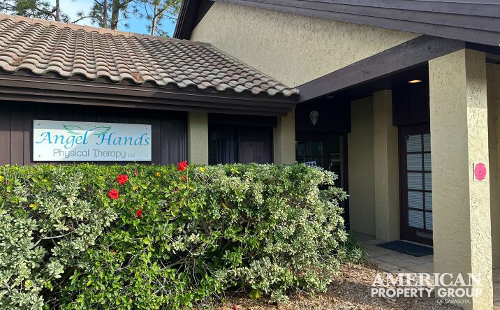 Pictures of Office property located at 7101 S Tamiami Trl, Sarasota, FL 34231 for sales - image #1