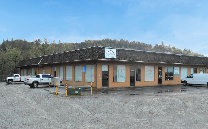 Pictures of Industrial, Office, Retail property located at 2405 NE Diamond Lake Blvd, Roseburg, OR 97470 for sales - image #1