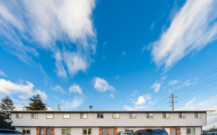 Pictures of Multifamily property located at 1267 SE Holman Ave, Dallas, OR 97338 for sales - image #1