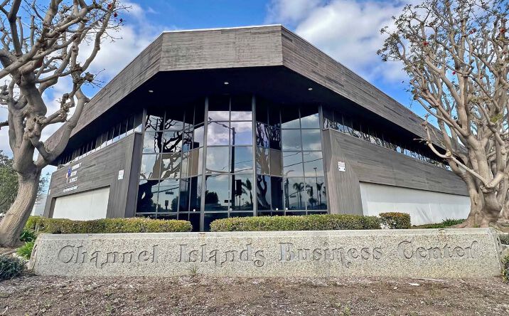 Pictures of Office property located at 1690 Universe Cir, Oxnard, CA 93033 for sales - image #1