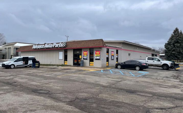 Pictures of Retail property located at 5007 28th St SE, Grand Rapids, MI 49512 for sales - image #1