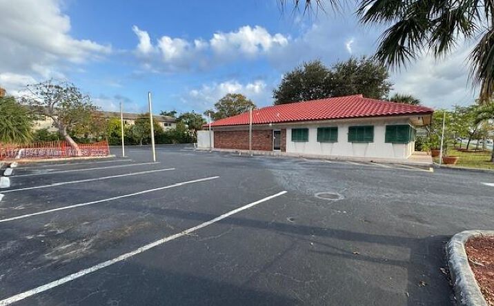 Pictures of Retail property located at 4096 N Andrews Ave, Oakland Park, FL 33309 for sales - image #1