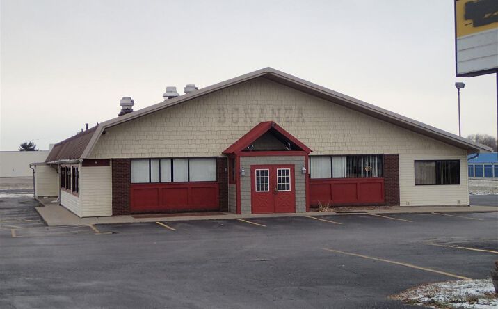 image of property at 1121 HICKOX Lincoln IL 62656-9797
