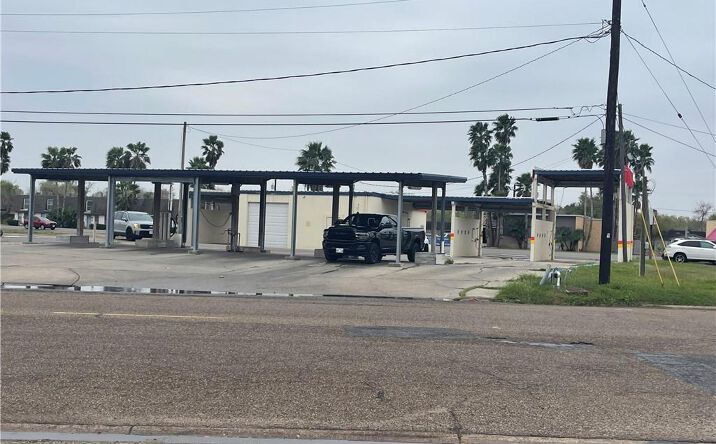 Pictures of Retail property located at 1222 N 77 Sunshine Strip Boulevard, Harlingen, TX 78550 for sales - image #1