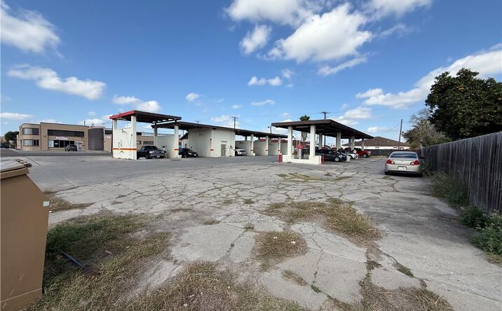 Pictures of Retail property located at 618 W Pierce Avenue, Harlingen, TX 78550 for sales - image #1