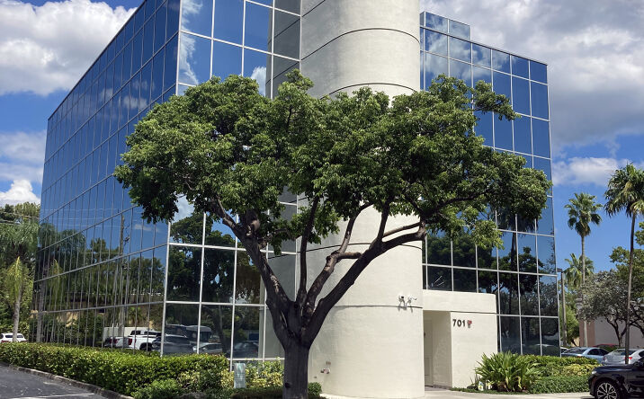 Pictures of Office property located at 701 E Commercial Blvd, Oakland Park, FL 33334 for sales - image #1