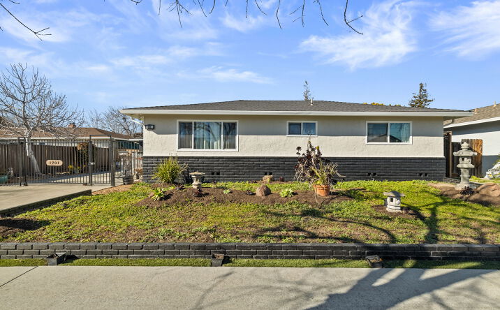 Pictures of Senior Living property located at 1701 Foxworthy Ave, San Jose, CA 95124 for sales - image #1