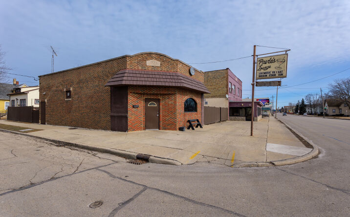 Pictures of Hospitality, Special Purpose property located at 1724 52nd St, Kenosha, WI 53140 for sales - image #1