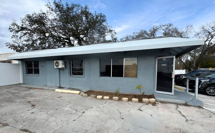 Pictures of Mixed Use, Retail property located at 308 E Waters Ave, Tampa, FL 33604 for sales - image #1