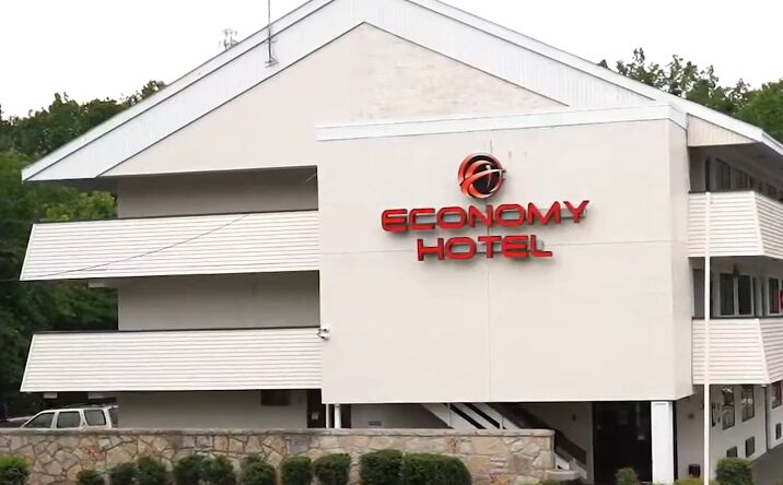 Pictures of Hospitality property located at 4265 Shirley Dr, Atlanta, GA 30336 for sales - image #1