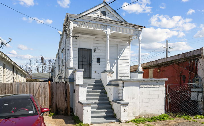 Pictures of Multifamily property located at 3909 Fourth St, New Orleans, LA 70125 for sales - image #1