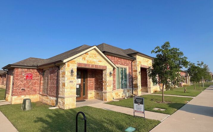 Pictures of Office property located at 400 Stonebrook Pkwy, Frisco, TX 75036 for sales - image #1