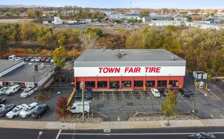 Pictures of Retail property located at 974 New Britain Ave, West Hartford, CT 06110 for sales - image #1