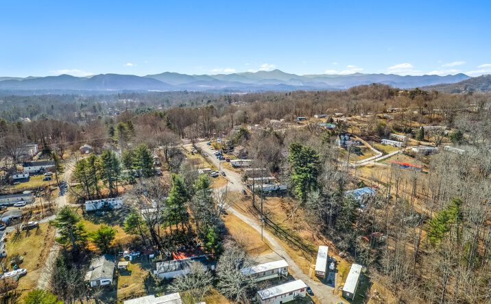 Pictures of Mobile Home Park property located at 2 Love It Ln, Asheville, NC 28806 for sales - image #1