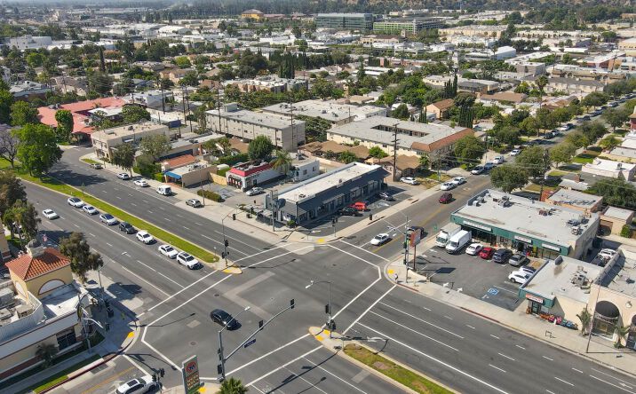 Pictures of Retail, Business for Sale property located at W Glenoaks Blvd, Glendale, CA 91201 for sales - image #1