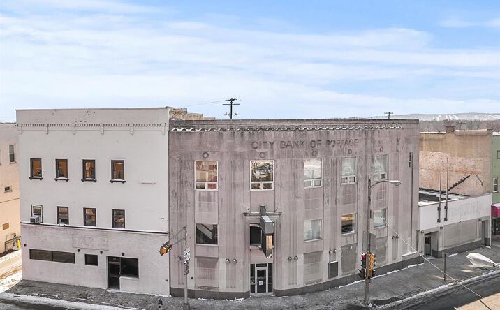Pictures of Mixed Use, Office, Retail property located at 234 W Wisconsin St, Portage, WI 53901 for sales - image #1