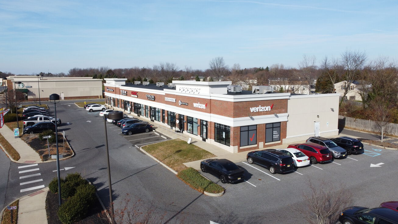 Pictures of Retail property located at 609 Berlin - Cross Keys Rd, Gloucester Township, NJ 08081 for sales - image #1