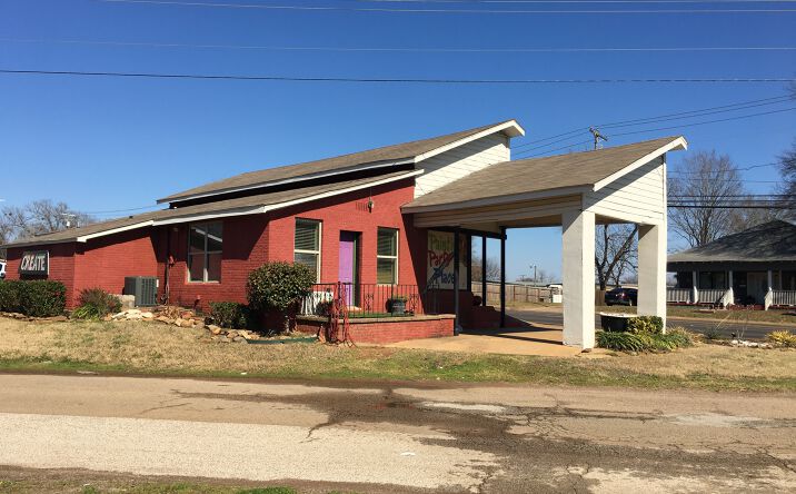 Pictures of Retail property located at 701 S Bolton St, Jacksonville, TX 75766 for sales - image #1