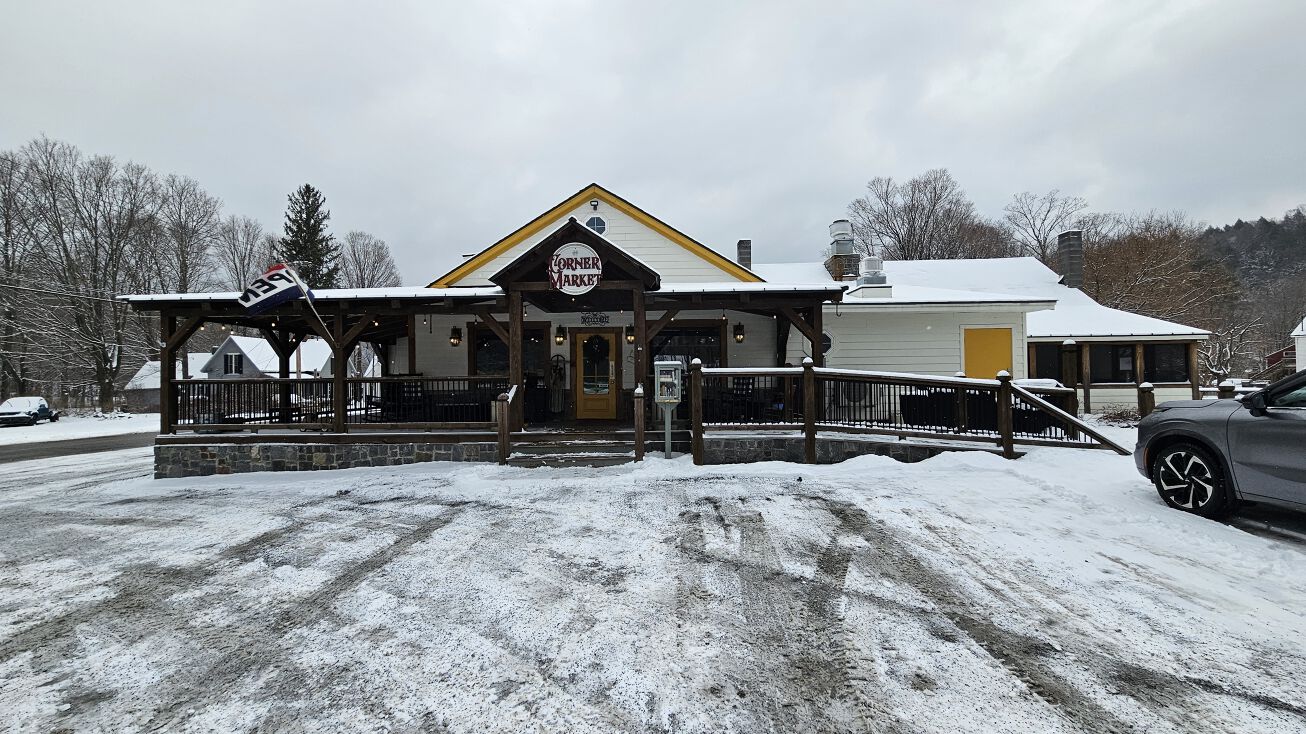 Pictures of Mixed Use, Retail property located at 13 Old Mill Rd, Arlington, VT 05252 for sales - image #1