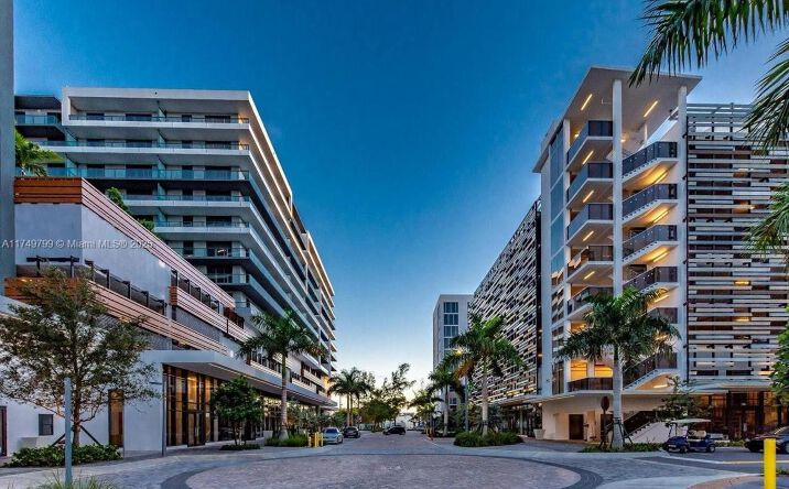 Pictures of Office, Multifamily property located at 2920 NE 207th St # 801, Aventura, FL 33180 for sales - image #1