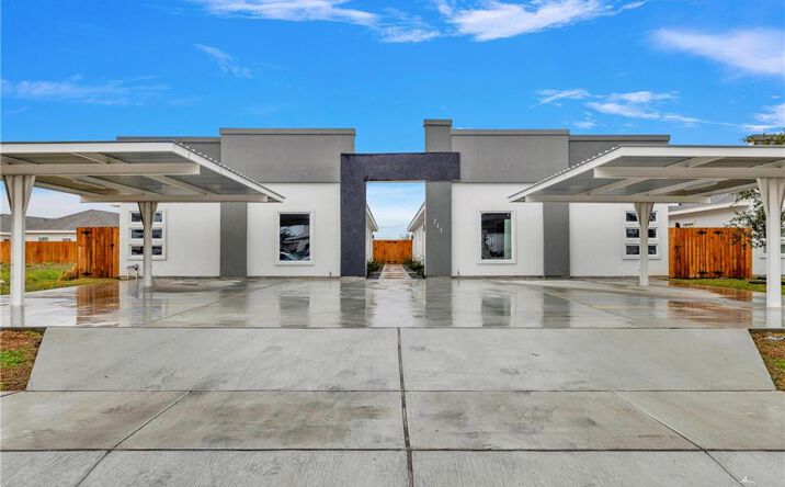 Pictures of Multifamily property located at 211 W Campeche Avenue, Alton, TX 78573 for sales - image #1