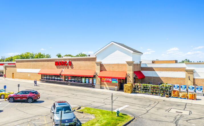 Pictures of Retail property located at 300 Aurora Commons Cir, Aurora, OH 44202 for sales - image #1