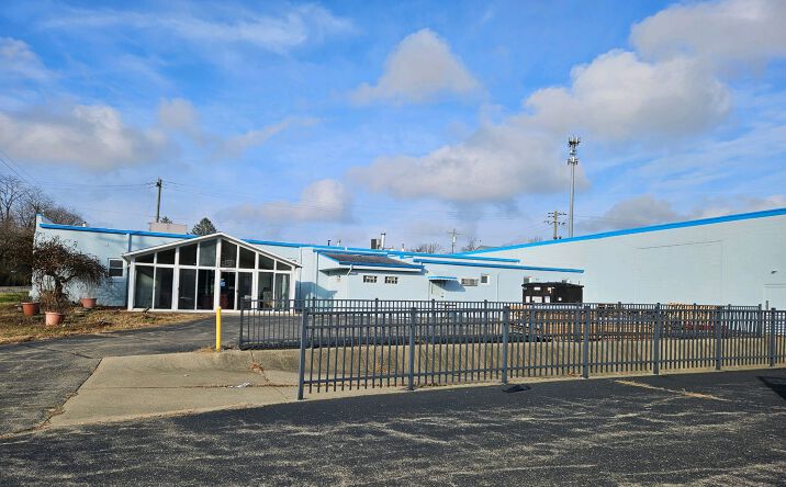Pictures of Industrial property located at 1256 W Sharon Rd, Cincinnati, OH 45240 for sales - image #1