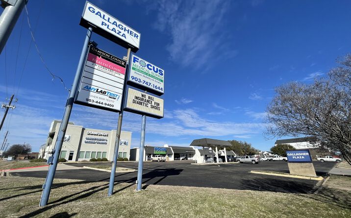 Pictures of Office, Retail property located at 809 Gallagher Dr, Sherman, TX 75090 for sales - image #1