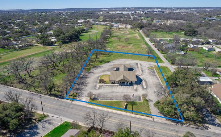Pictures of Mixed Use, Office, Retail, Special Purpose property located at 3101 Austin Ave, Brownwood, TX 76801 for sales - image #1
