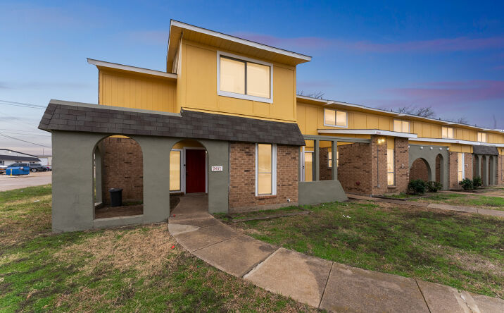 Pictures of Multifamily property located at 2401 Doreen St, Grand Prairie, TX 75050 for sales - image #1