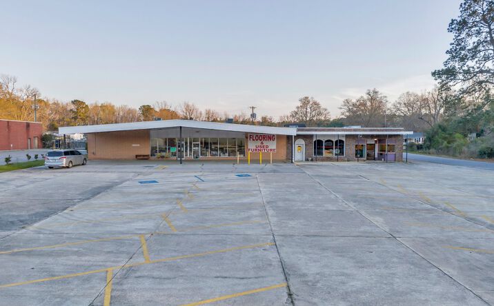 Pictures of Industrial property located at 208 W Broadway St, Johnsonville, SC 29555 for sales - image #1