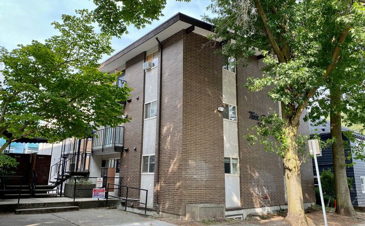 Pictures of Multifamily property located at 5263 15th Ave NE, Seattle, WA 98105 for sales - image #1