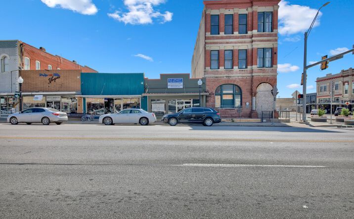 Pictures of Office property located at 202 N Main St, Taylor, TX 76574 for sales - image #1