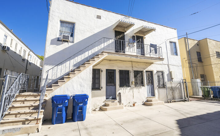 Pictures of Multifamily property located at 351 N Sierra Bonita Ave, Los Angeles, CA 90036 for comps - image #1