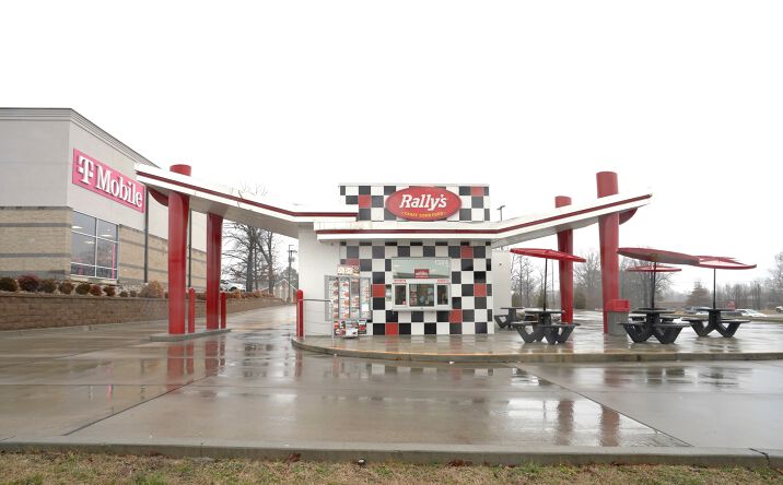 Pictures of Retail property located at 1324 N Westwood Blv, Poplar Bluff, MO 63901 for sales - image #1