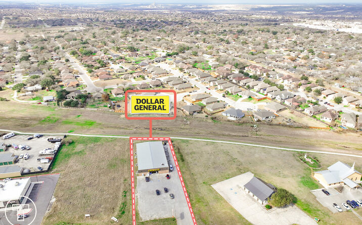 Pictures of Retail property located at 1812 S Walnut Ave, New Braunfels, TX 78130 for sales - image #1