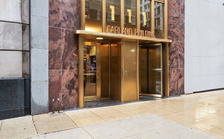 Pictures of Office property located at 111 N Wabash Ave, Chicago, IL 60602 for sales - image #1