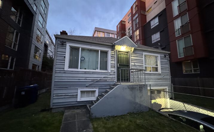 Pictures of Retail, Multifamily, Mixed Use, Land property located at 830 NE 67th St, Seattle, WA 98114 for sales - image #1