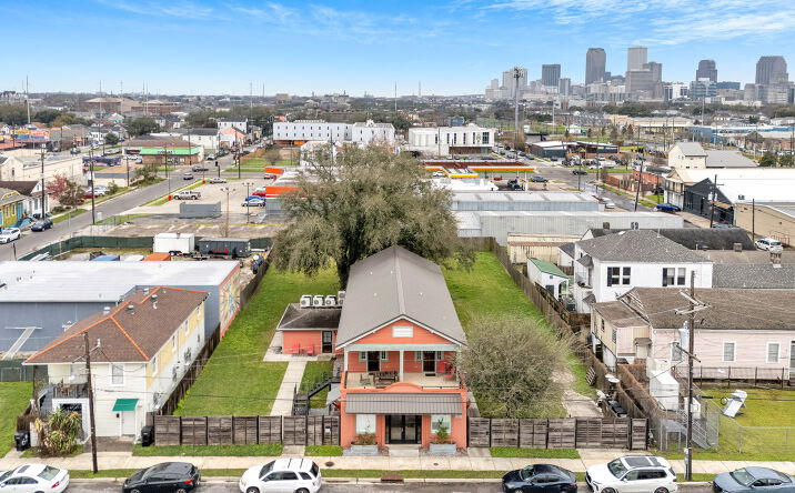 Pictures of Hospitality, Mixed Use, Multifamily property located at 632 N White St, New Orleans, LA 70119 for sales - image #1