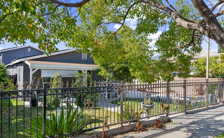 Pictures of Senior Living property located at 163 N Pasadena Ave, Azusa, CA 91702 for sales - image #1