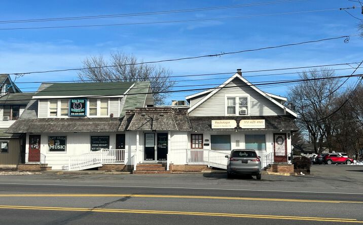 Pictures of Retail property located at 930 N 9th St, Stroudsburg, PA 18360 for sales - image #1