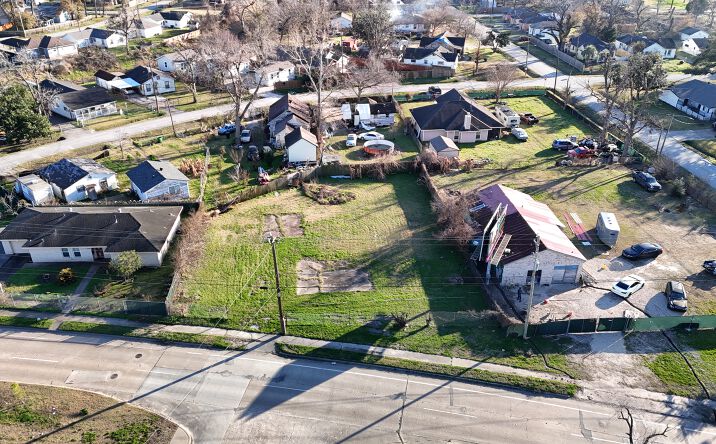 Pictures of Land property located at 3310 Cavalcade St, Houston, TX 77026 for sales - image #1