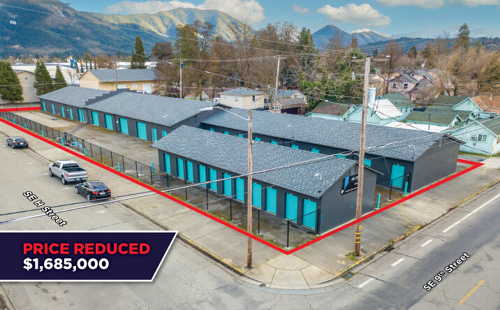 Pictures of Self Storage property located at 497 SE H St, Grants Pass, OR 97526 for sales - image #1