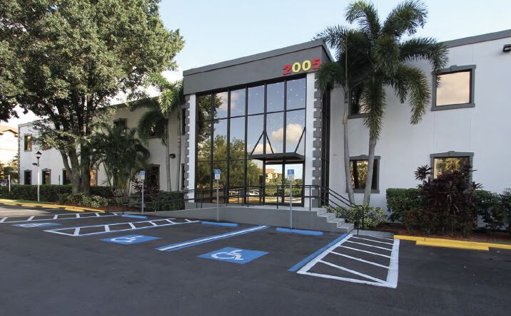 Pictures of Office property located at 2005 Pan Am Cir, Tampa, FL 33607 for sales - image #1