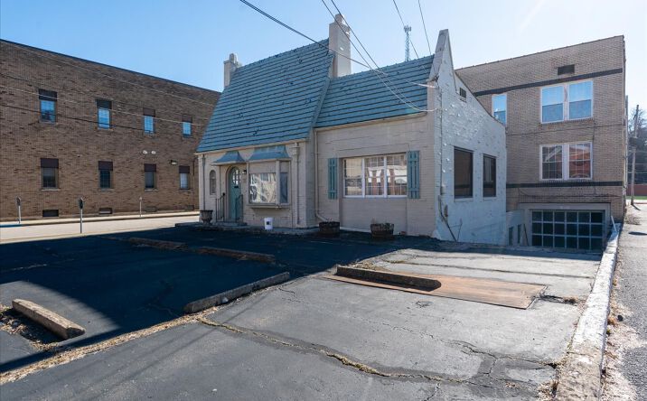 Pictures of Retail, Multifamily, Office property located at 926 Market St, Parkersburg, WV 26101 for sales - image #1