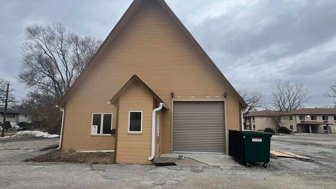 Pictures of Office, Retail property located at 554 S 13th St, Blair, NE 68008 for sales - image #1