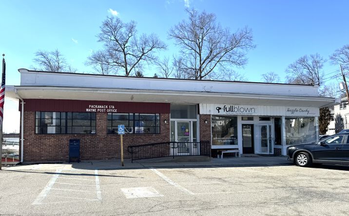 Pictures of Retail, Land property located at 40 Lake Drive, Passaic, Wayne Township, NJ 07470 for sales - image #1