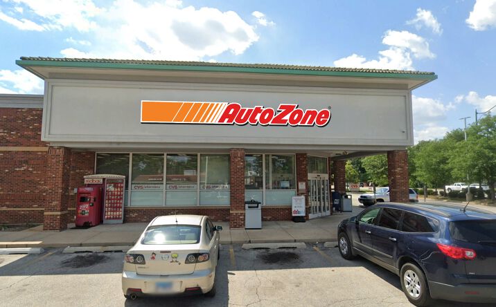 Pictures of Retail property located at 700 W Irving Park Rd, Bensenville, IL 60106 for sales - image #1